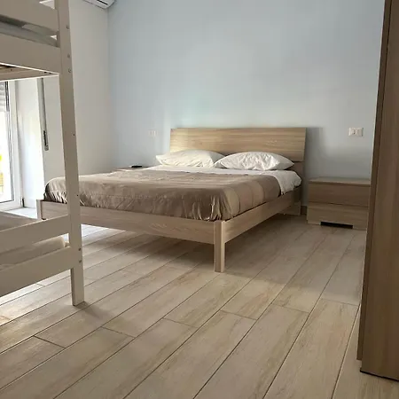 Rent House Scauri * מינטורנו